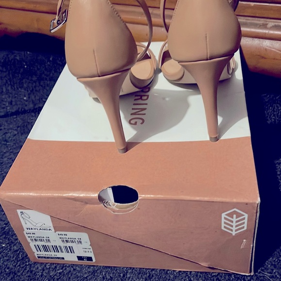 Brand new Call it Spring Heels - Picture 2 of 5